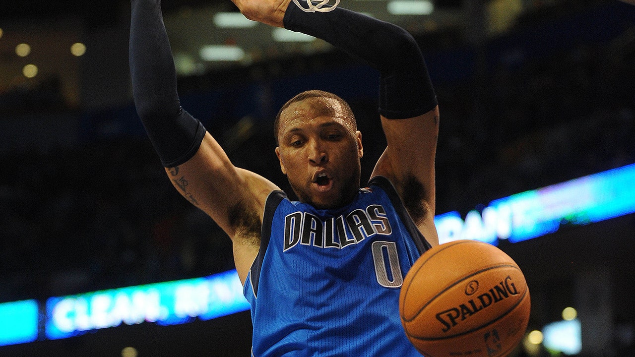 Westbrook sits as Mavericks defeat Thunder